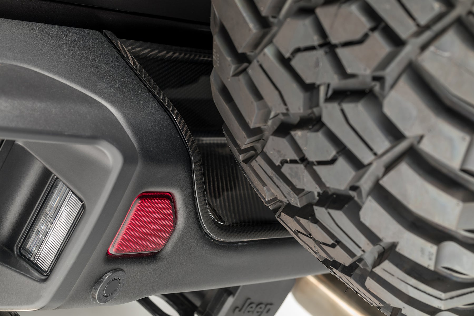 Jeep JL-JX Edition Aero Carbon Fiber Rear Bumper Tray